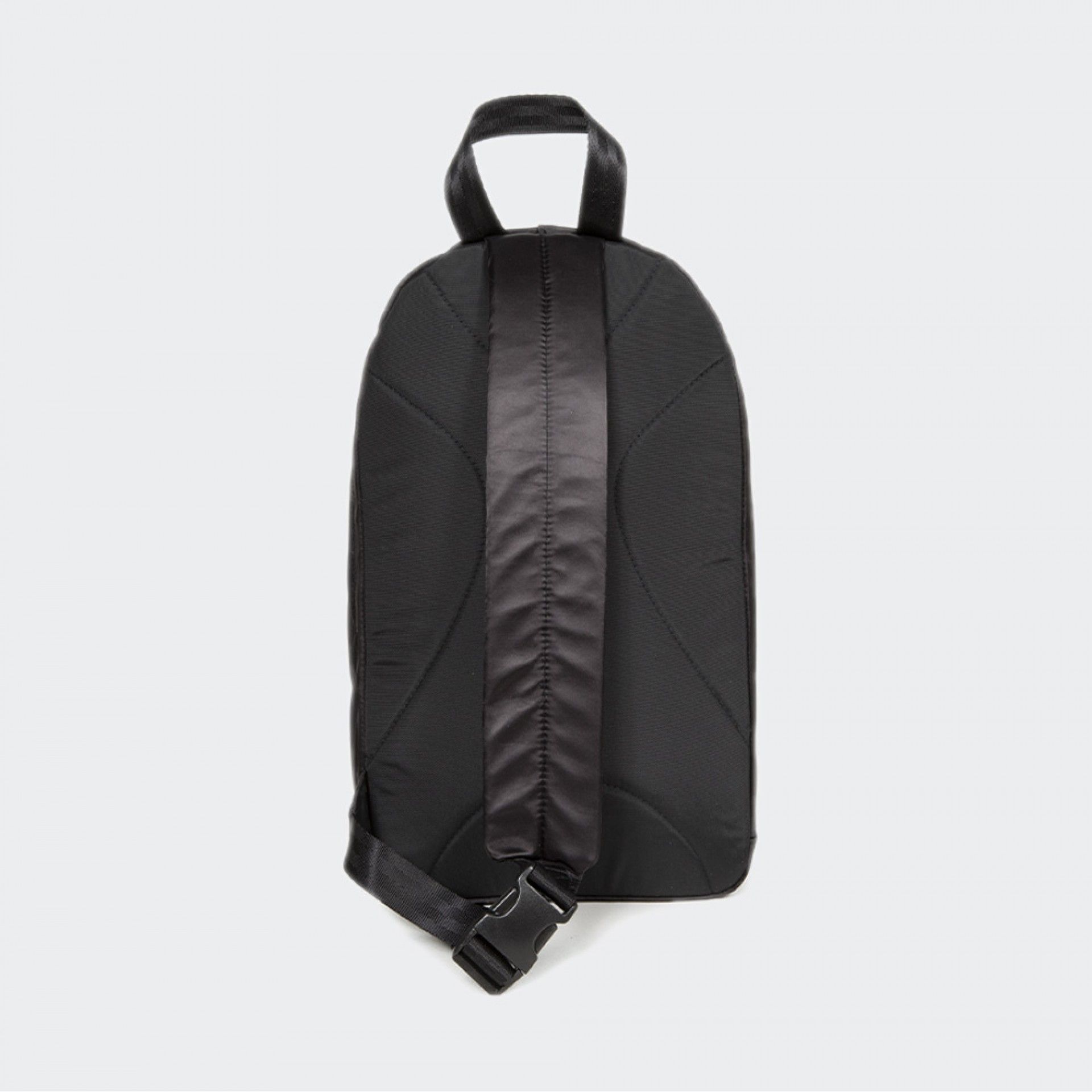 Mochila pequeña Eastpak LITT de satén negro