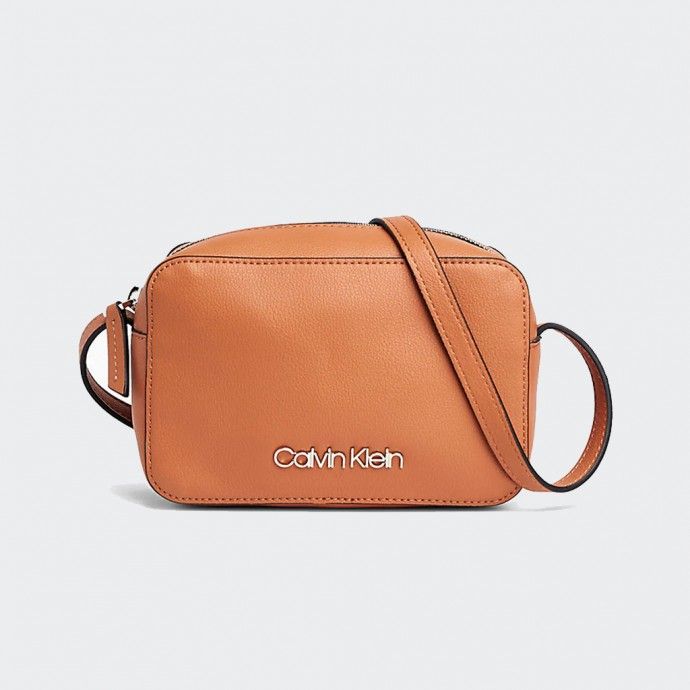 sac  bandoulire Calvin Klein