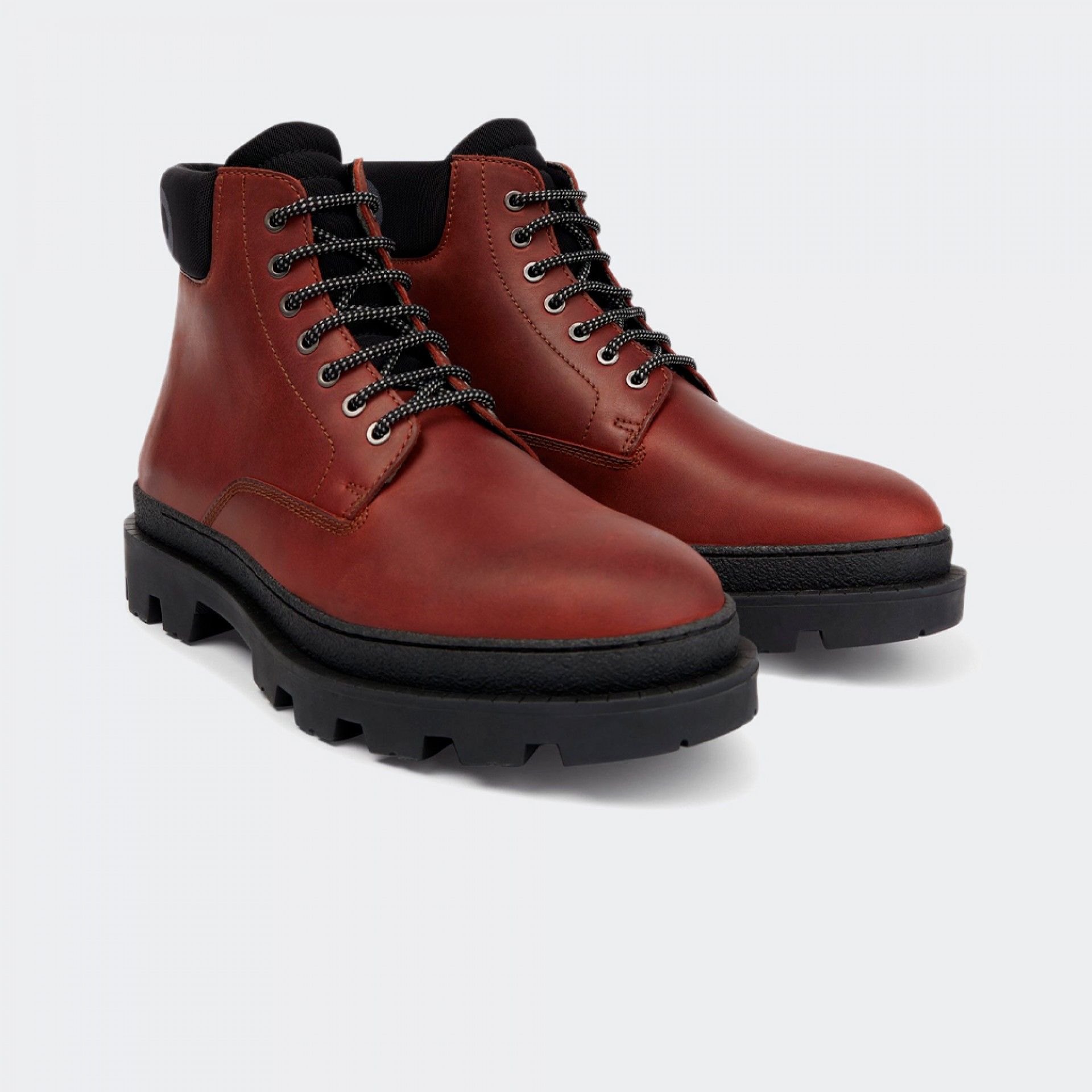 Botas Hugo Castanhas