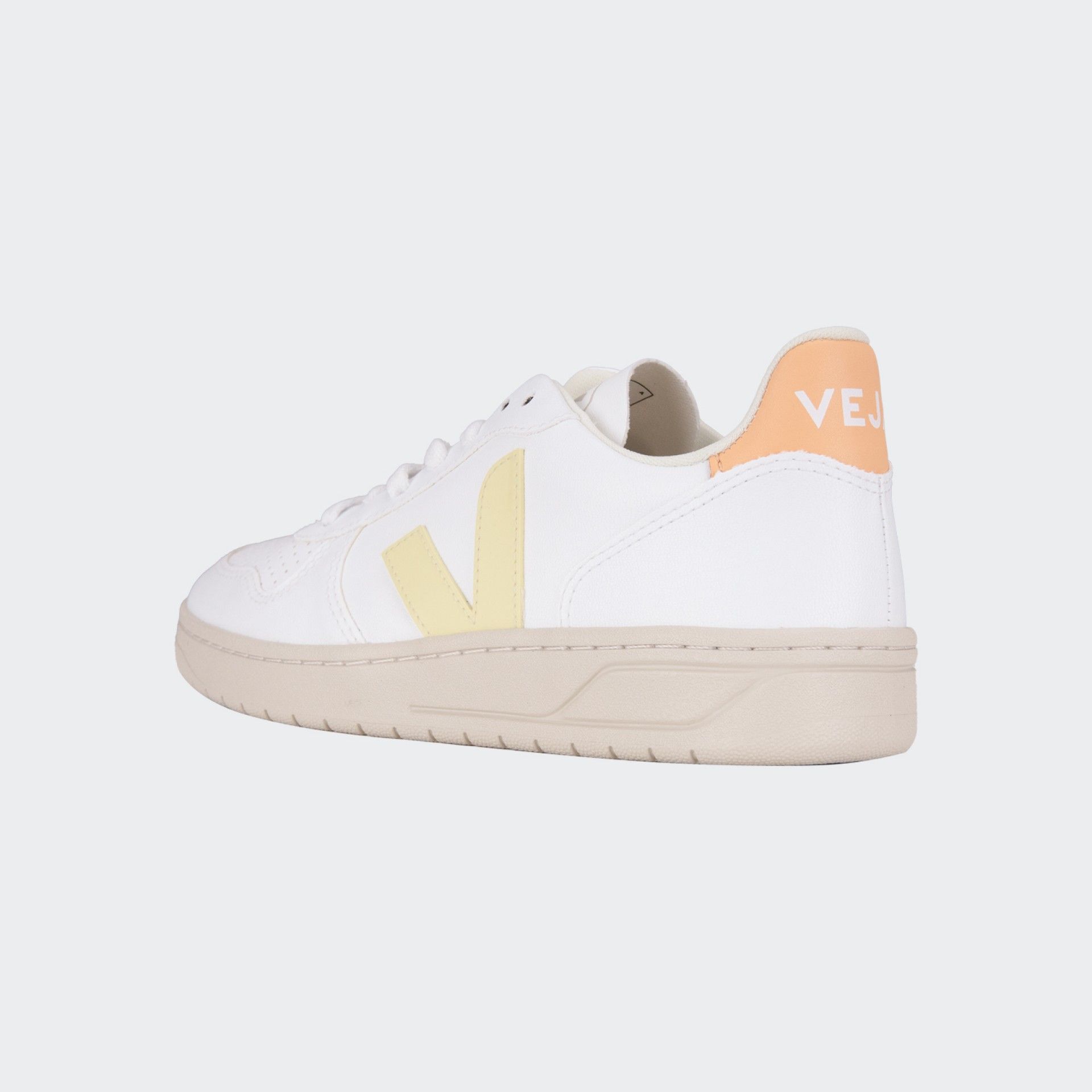 Baskets Veja V-10