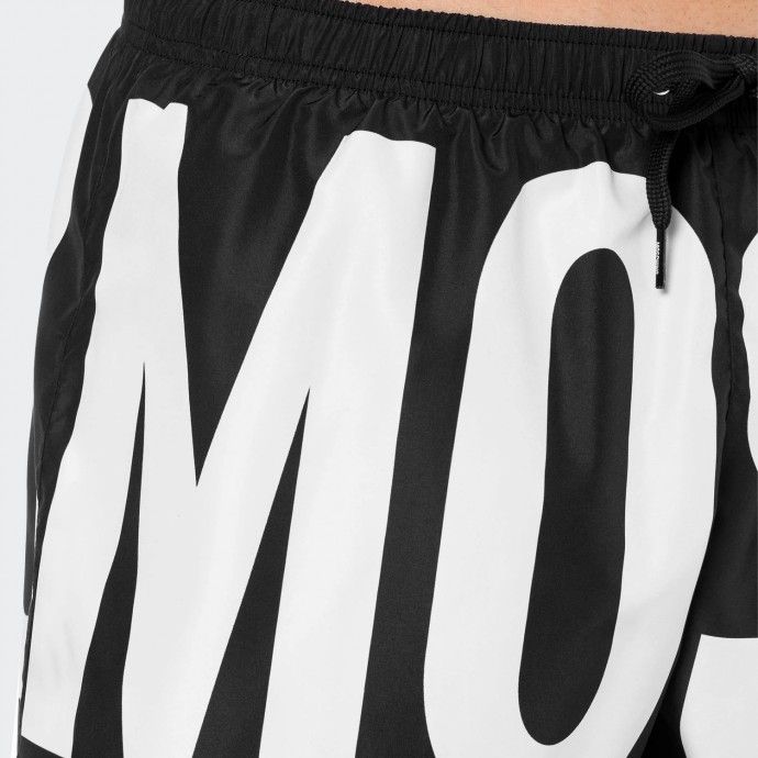 shorts de bao Moschino