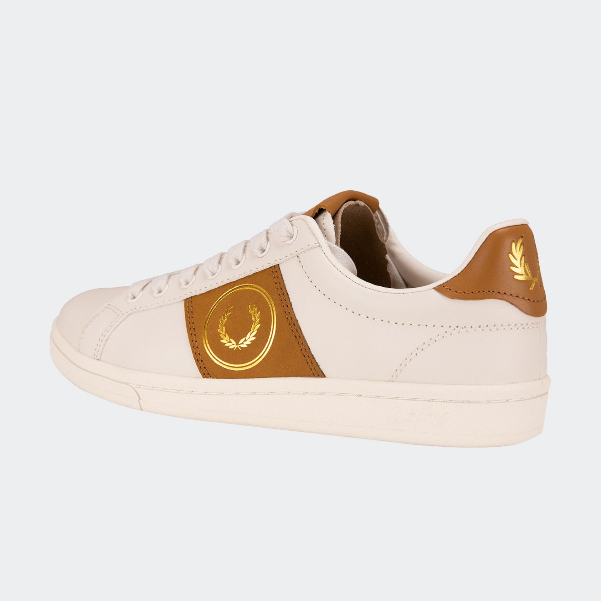 Leather trainers with Fred Perry logo B721
