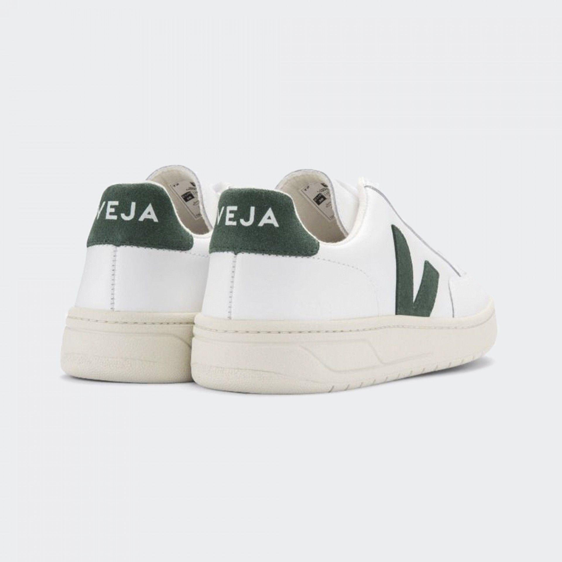 Chaussures en cuir Veja V-12