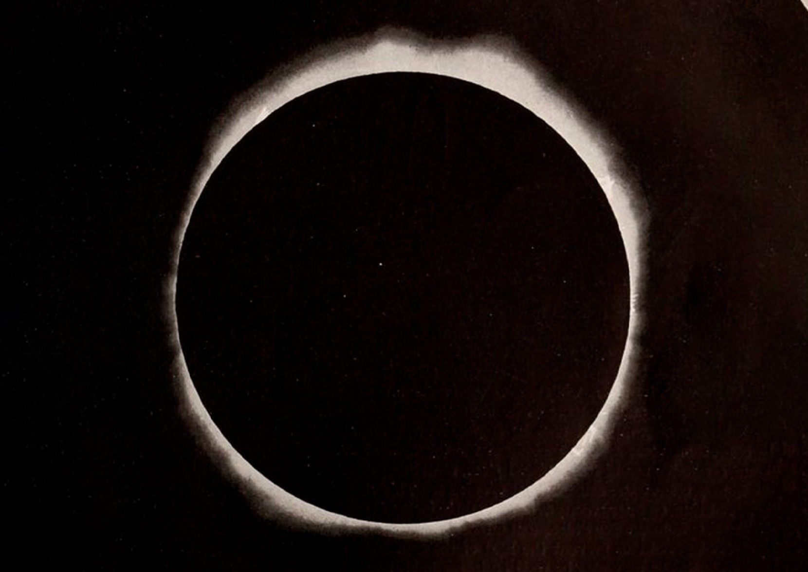 Prepara-te para o eclipse lunar com a Urban Project Prepara-te para o eclipse lunar com a Urban Project