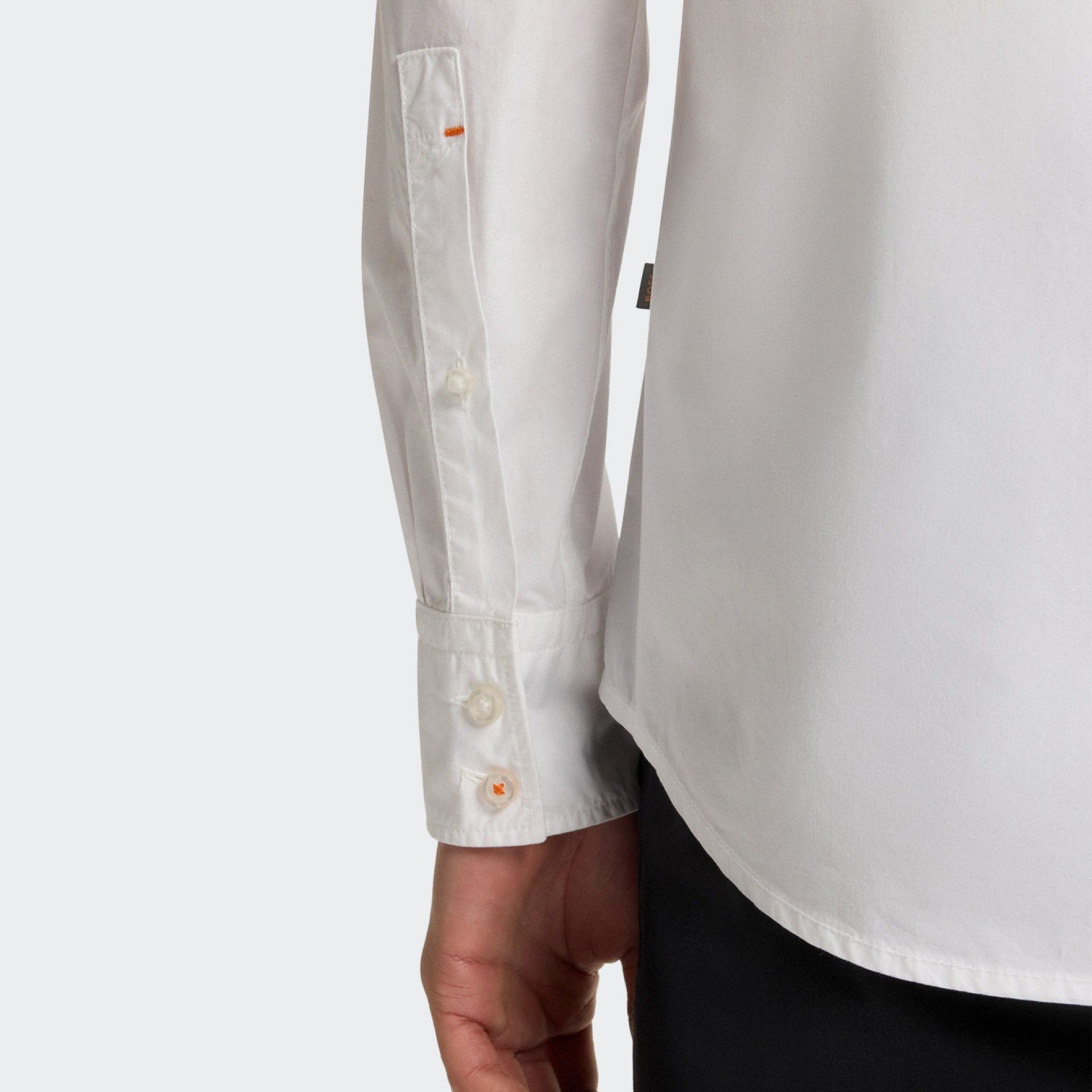 Camisa Regular Fit de popelina de algodón Boss