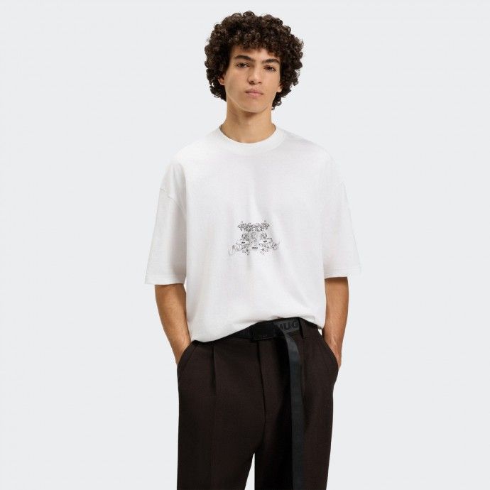 T-shirt com logtipos colegiais Hugo