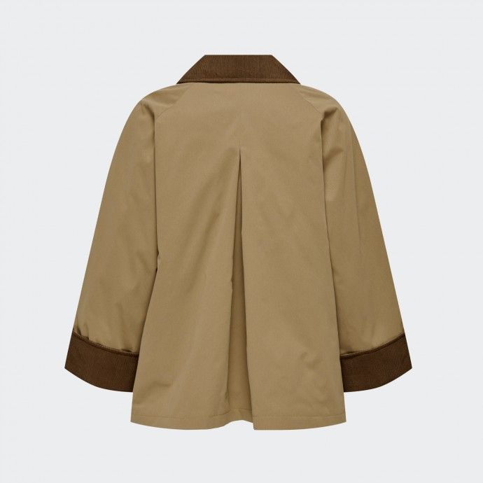 Chaqueta impermeable del proyecto urbano