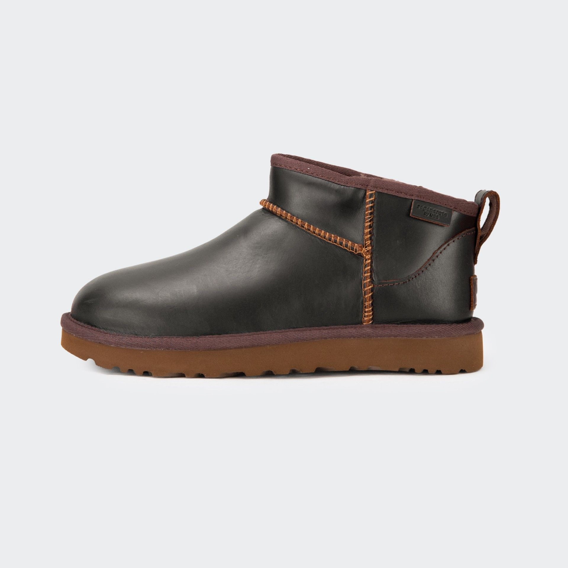 Bottes UGG Classic Ultra Mini en cuir