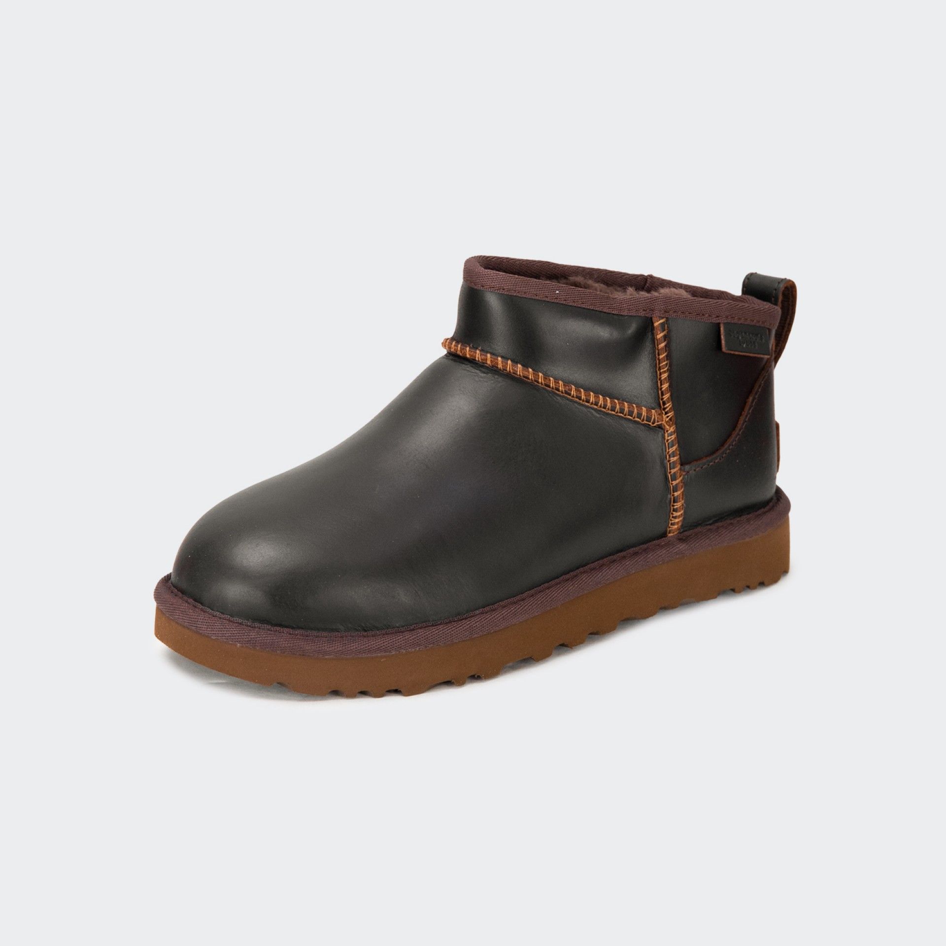 Bottes UGG Classic Ultra Mini en cuir