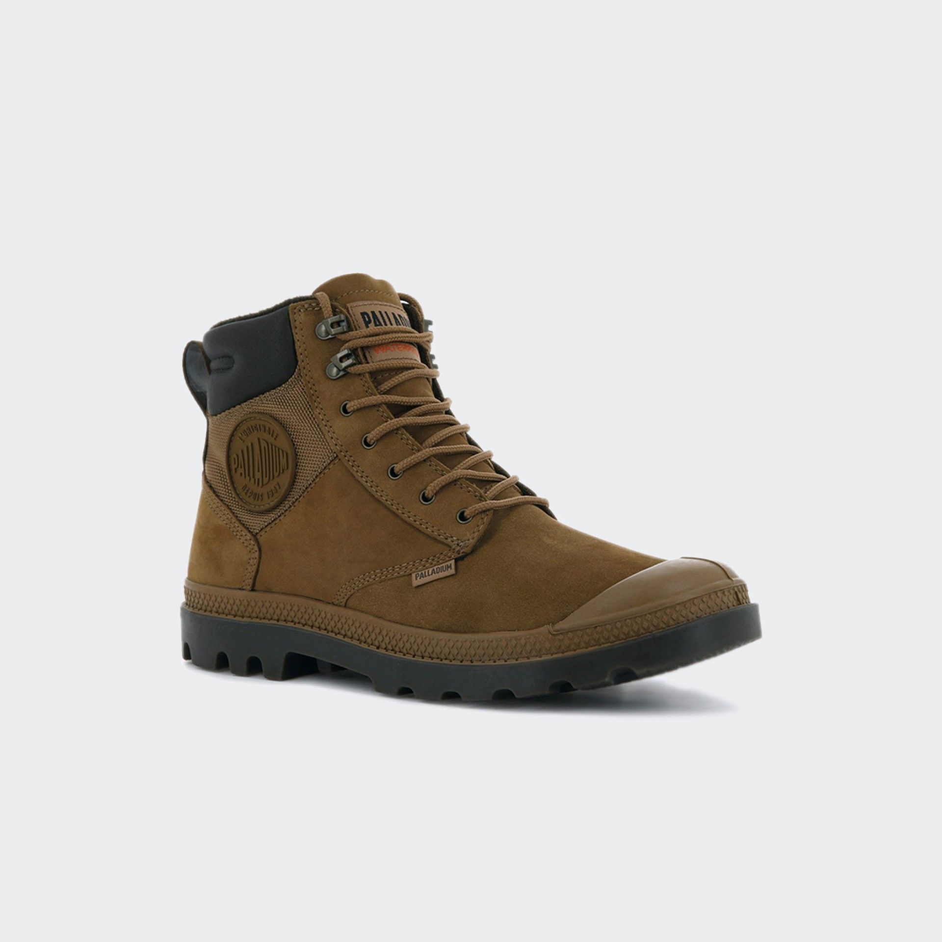 Bota Palladium
