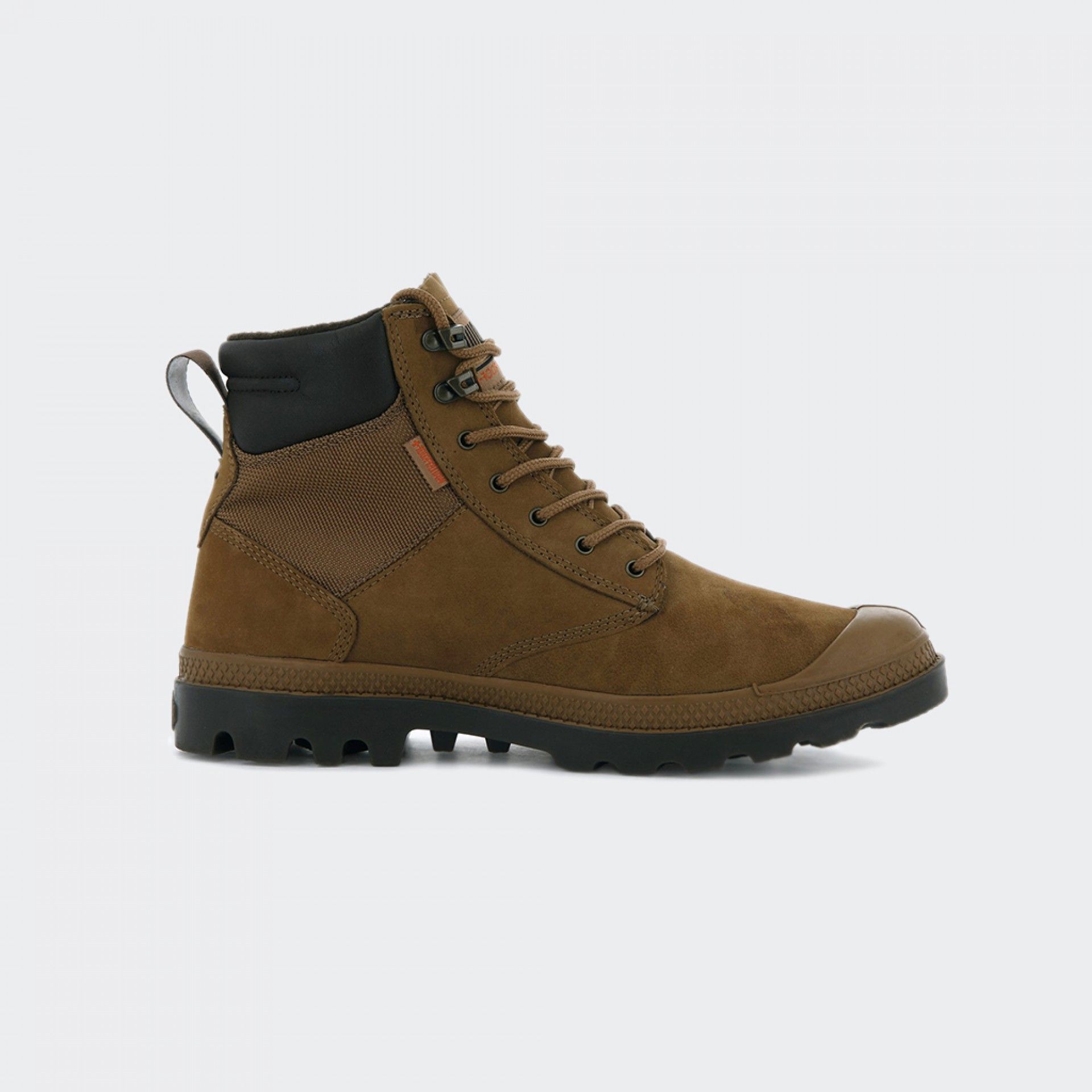 Bota Palladium