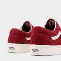 Vans Old Skool Pig Suede Burgundy Sneakers Vans Old Skool Pig Suede Burgundy Sneakers