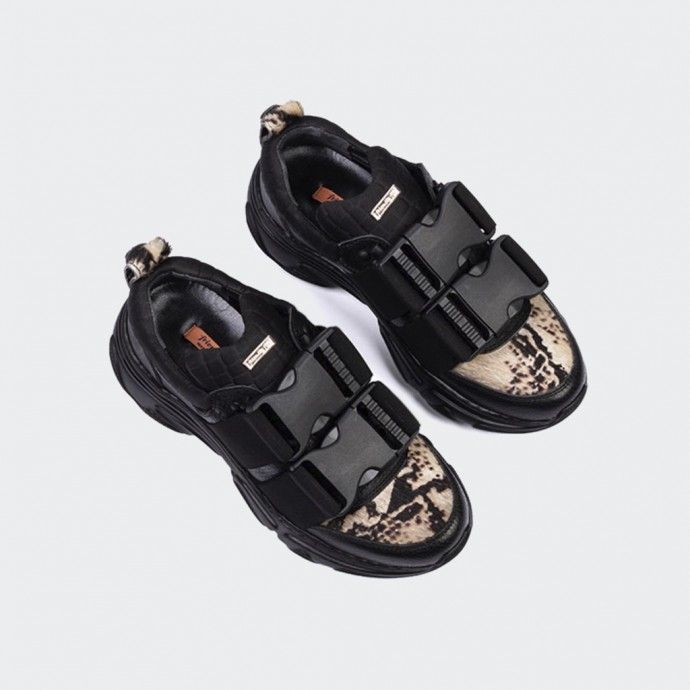 Zapatillas Friendly Fire Alexa Black con estampado de serpiente