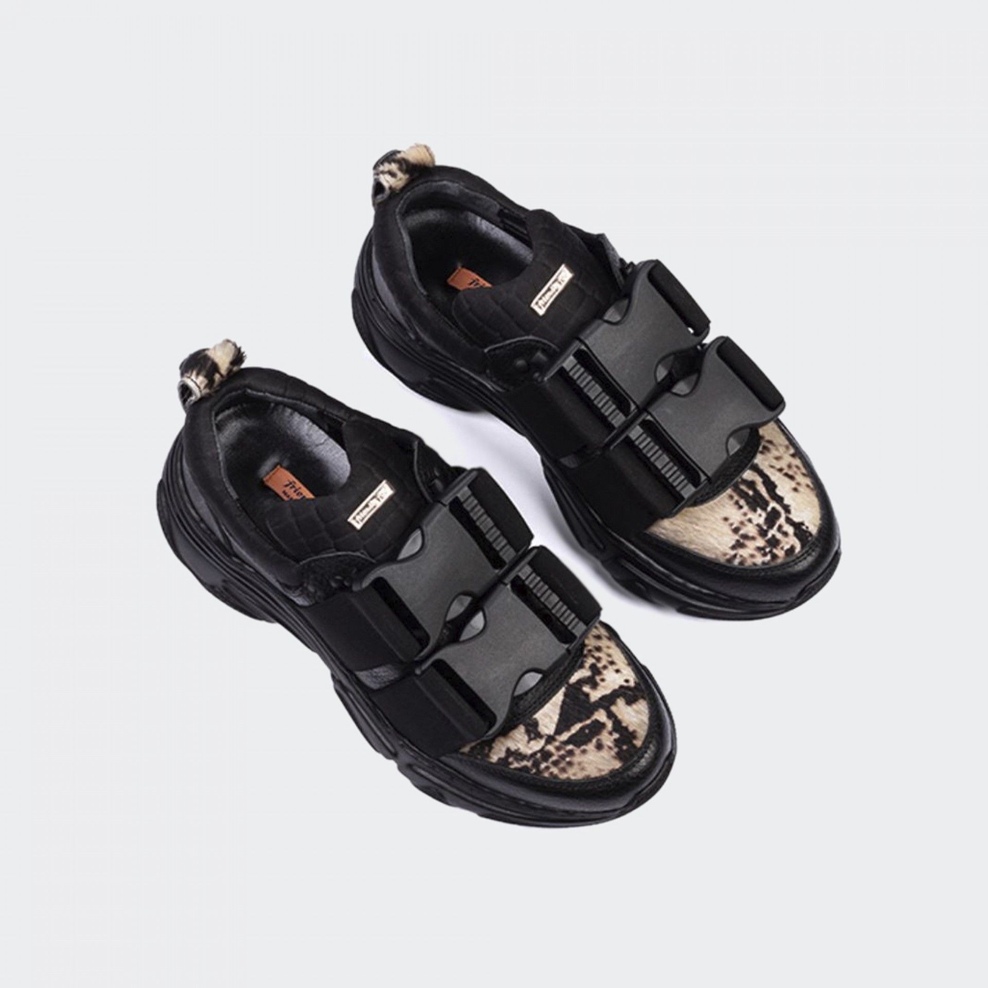 Zapatillas Friendly Fire Alexa Black con estampado de serpiente