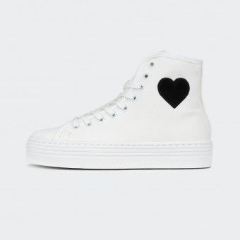 Chiara Ferragni zapatillas con logo y detalle de parche