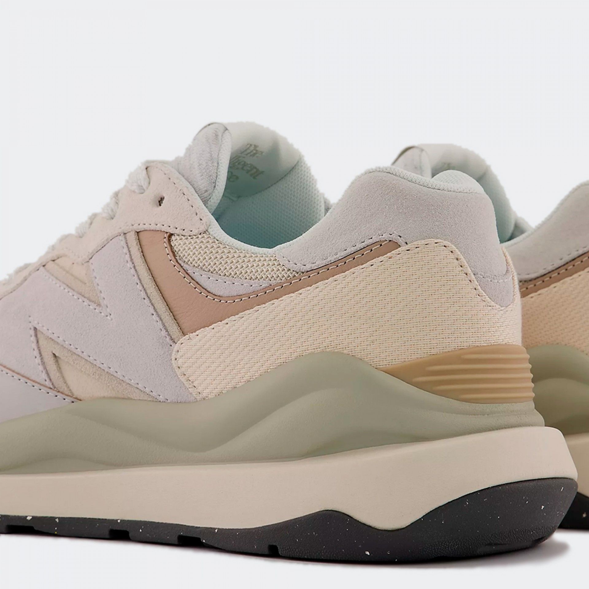 New Balance 5740 Trainers