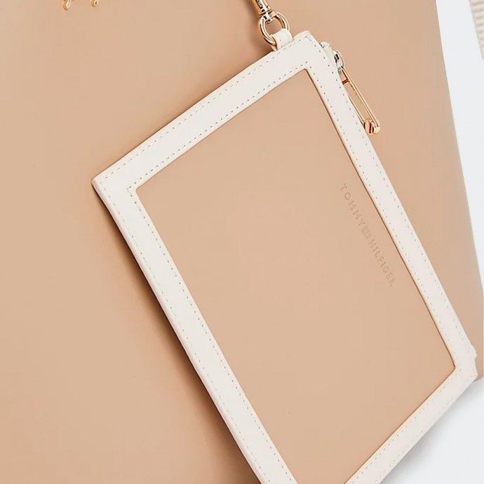 Tommy Hilfiger shoulder bag