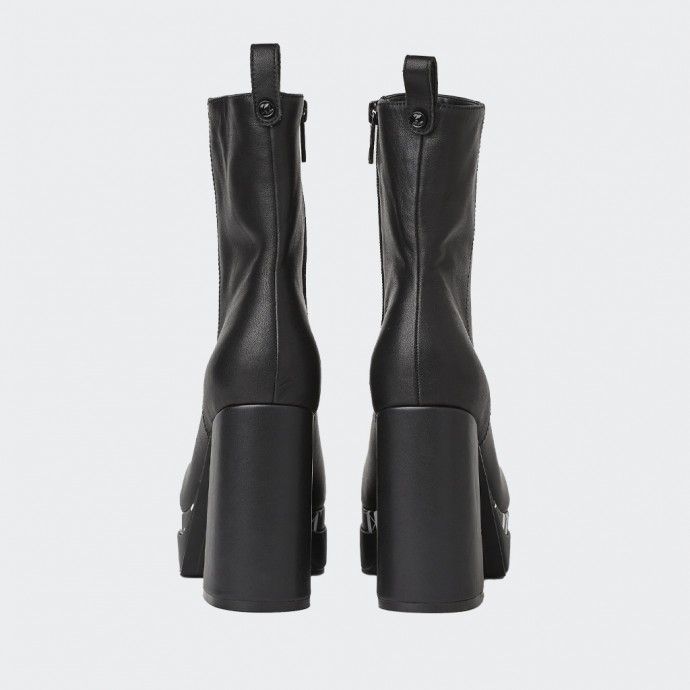 Bota Karl Lagerfeld Preta