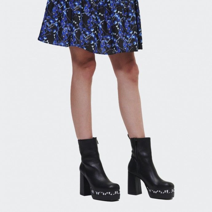 Bota Karl Lagerfeld Preta