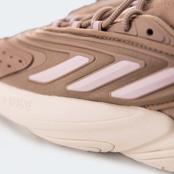 Adidas Ozelia Sneakers