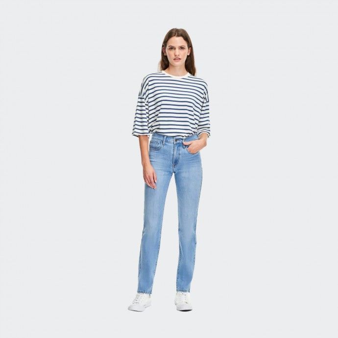 Cal�a Levis