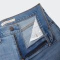 Cal�a Levis