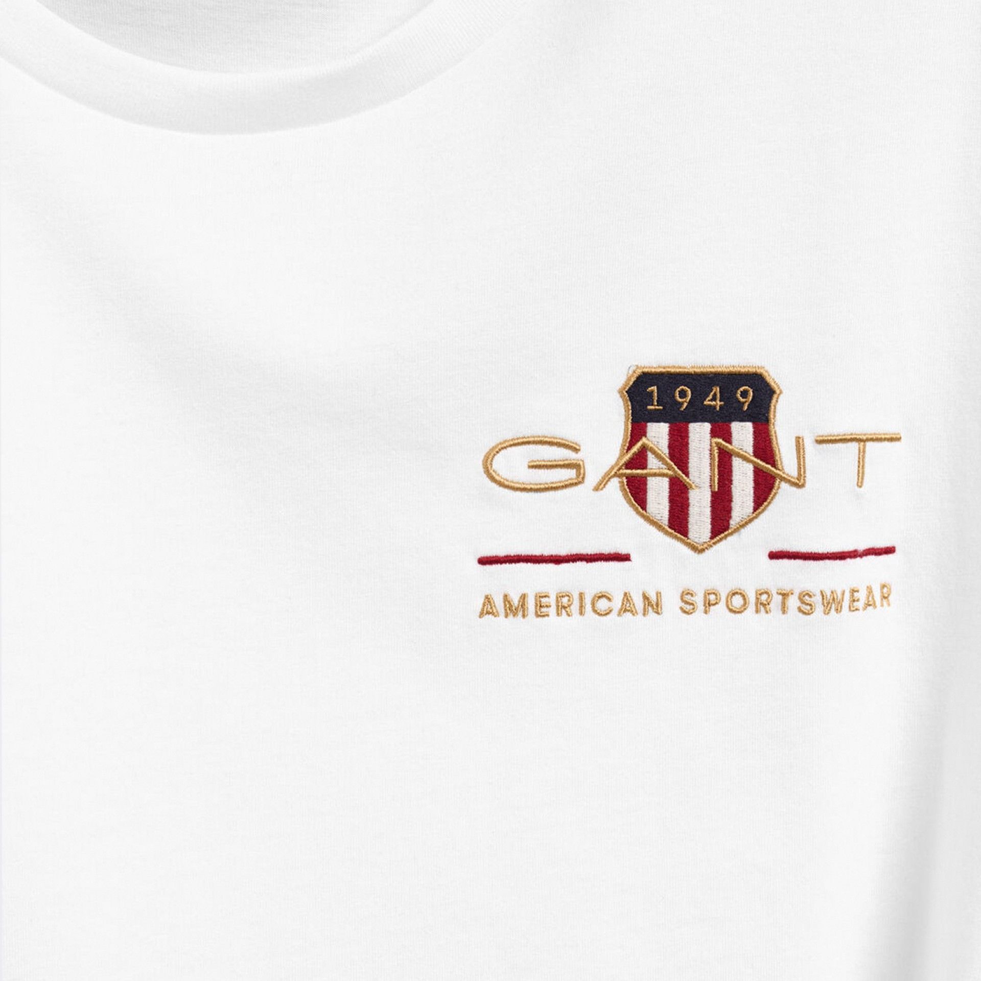 Camiseta GANT Escudo Bordado Blanca