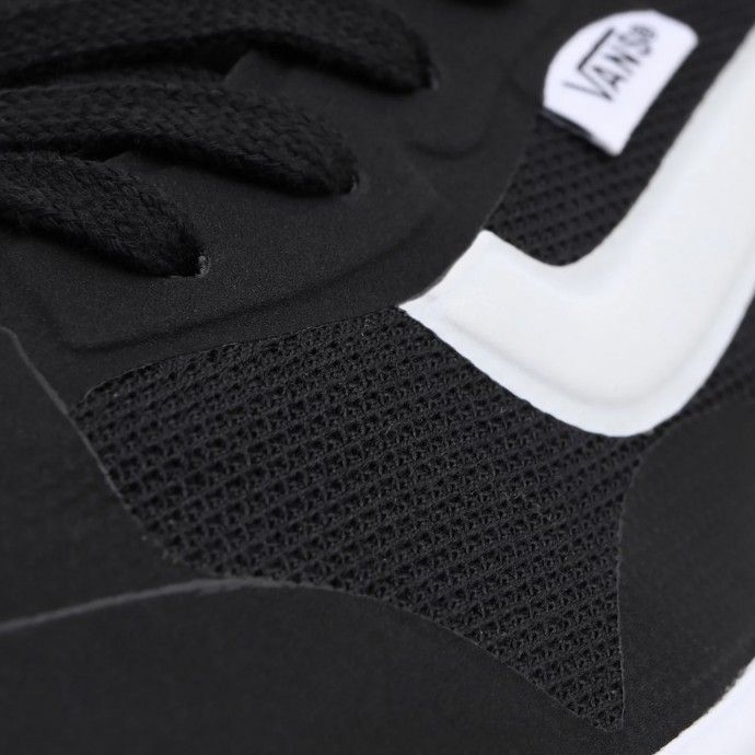 Baskets Vans Exo Ultrarange Noires