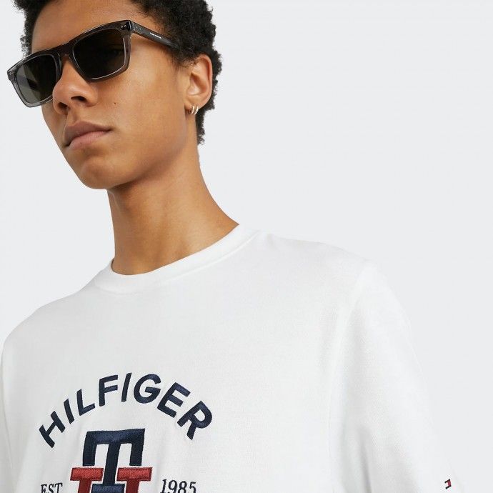 white Tommy Hilfiger T-shirt