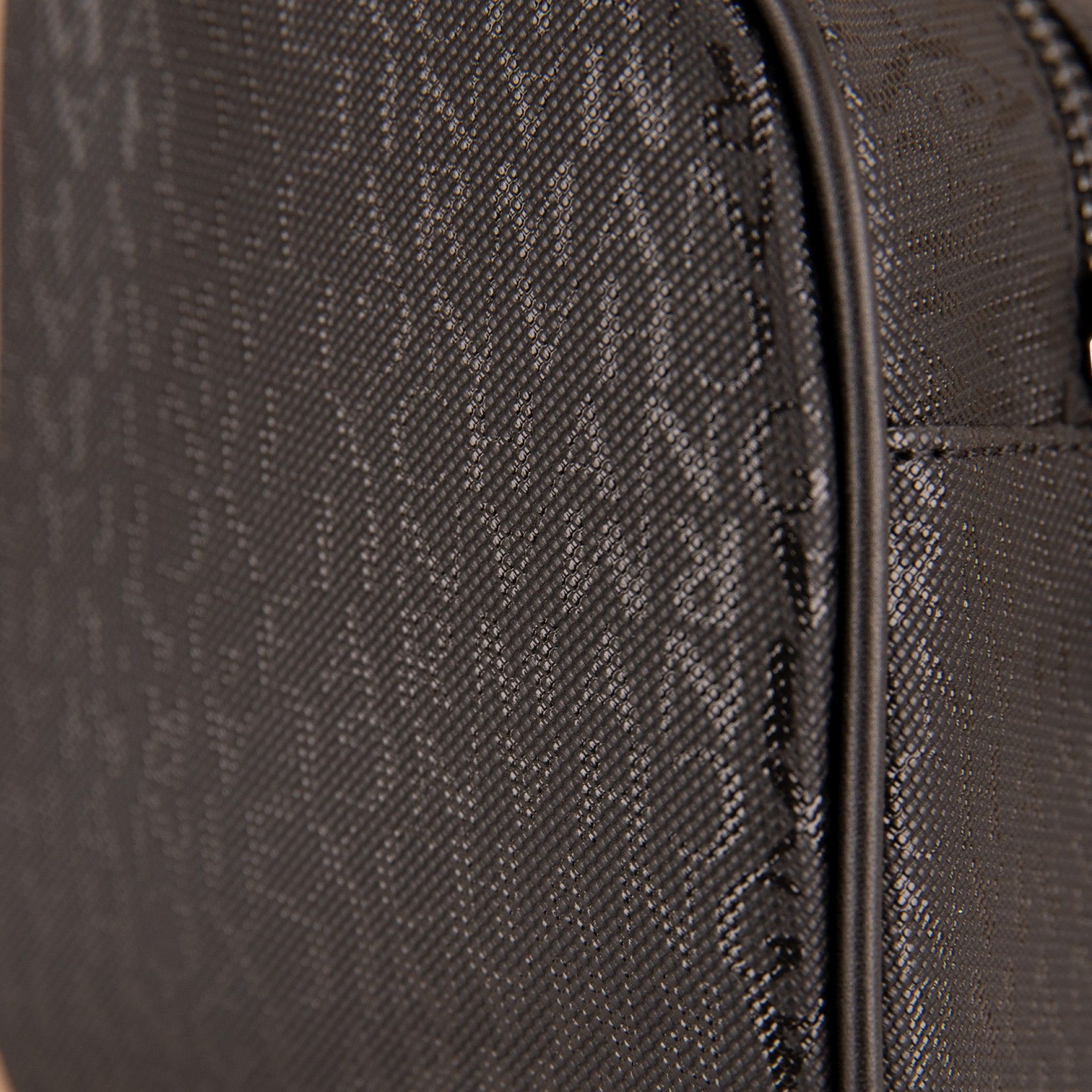 Armani Exchange Necessaire Black