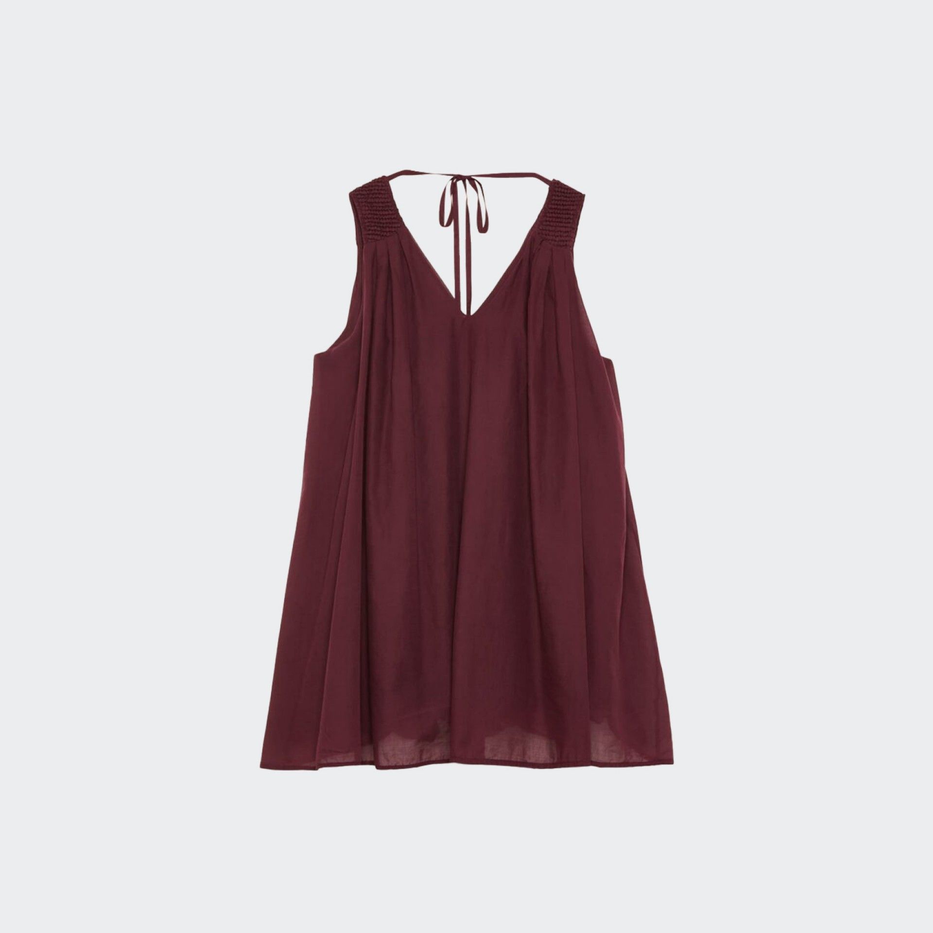 Short dress with V-neckline Mme Road