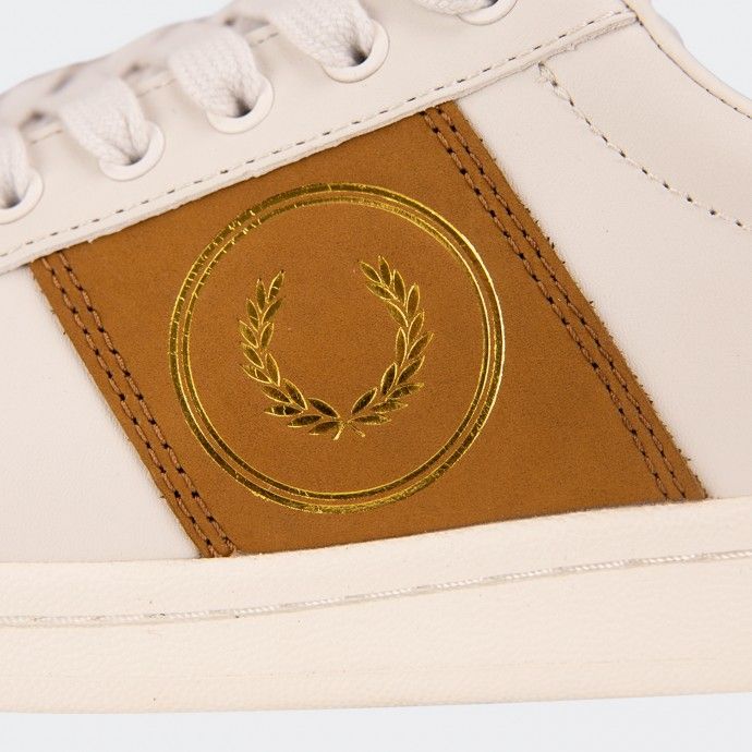 Leather trainers with Fred Perry logo B721