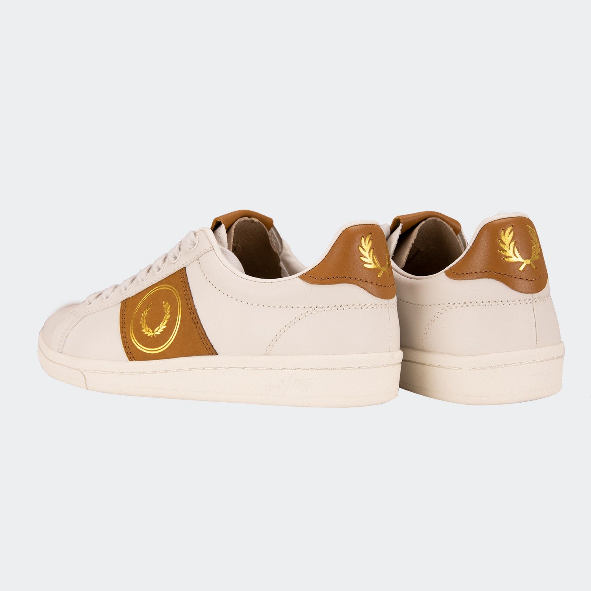 Leather trainers with Fred Perry logo B721