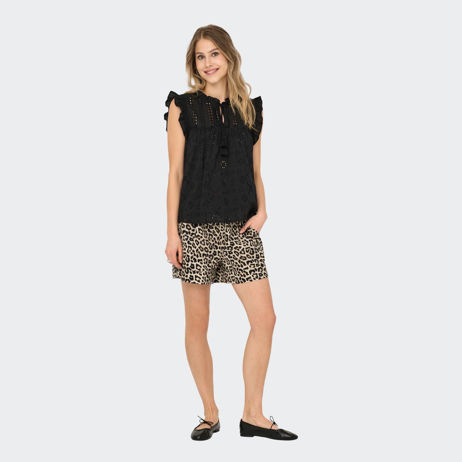 ONLLOWA Animal Print Only shorts