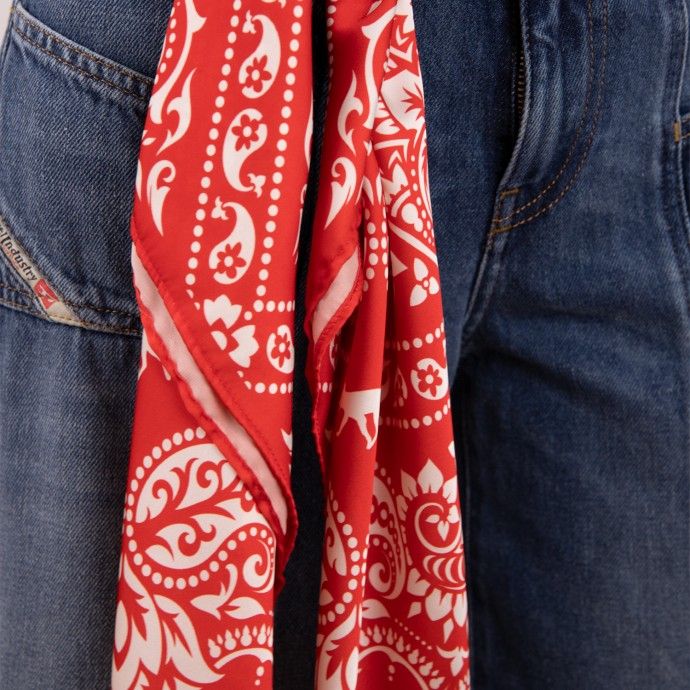 Foulard Rouge Urban Project 70x70 Imprim�
