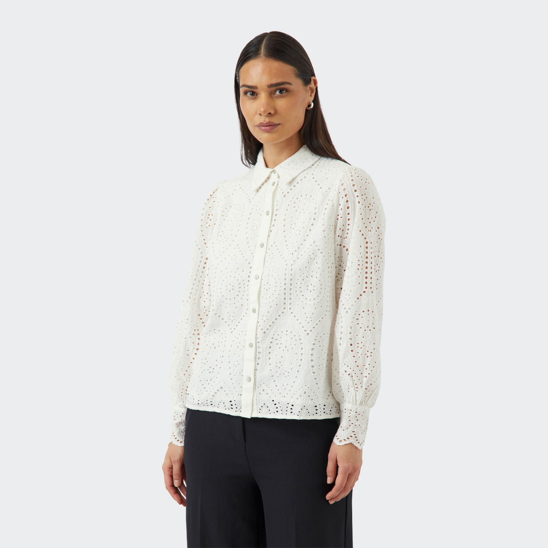 Camisa con bordado inglés YAS
