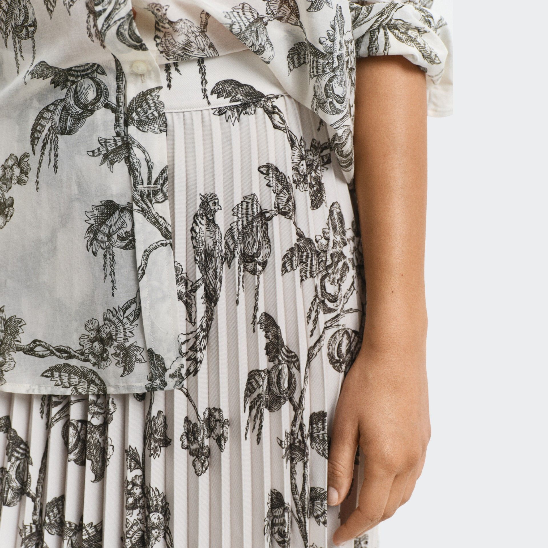 Long pleated skirt with Tree Gant print
