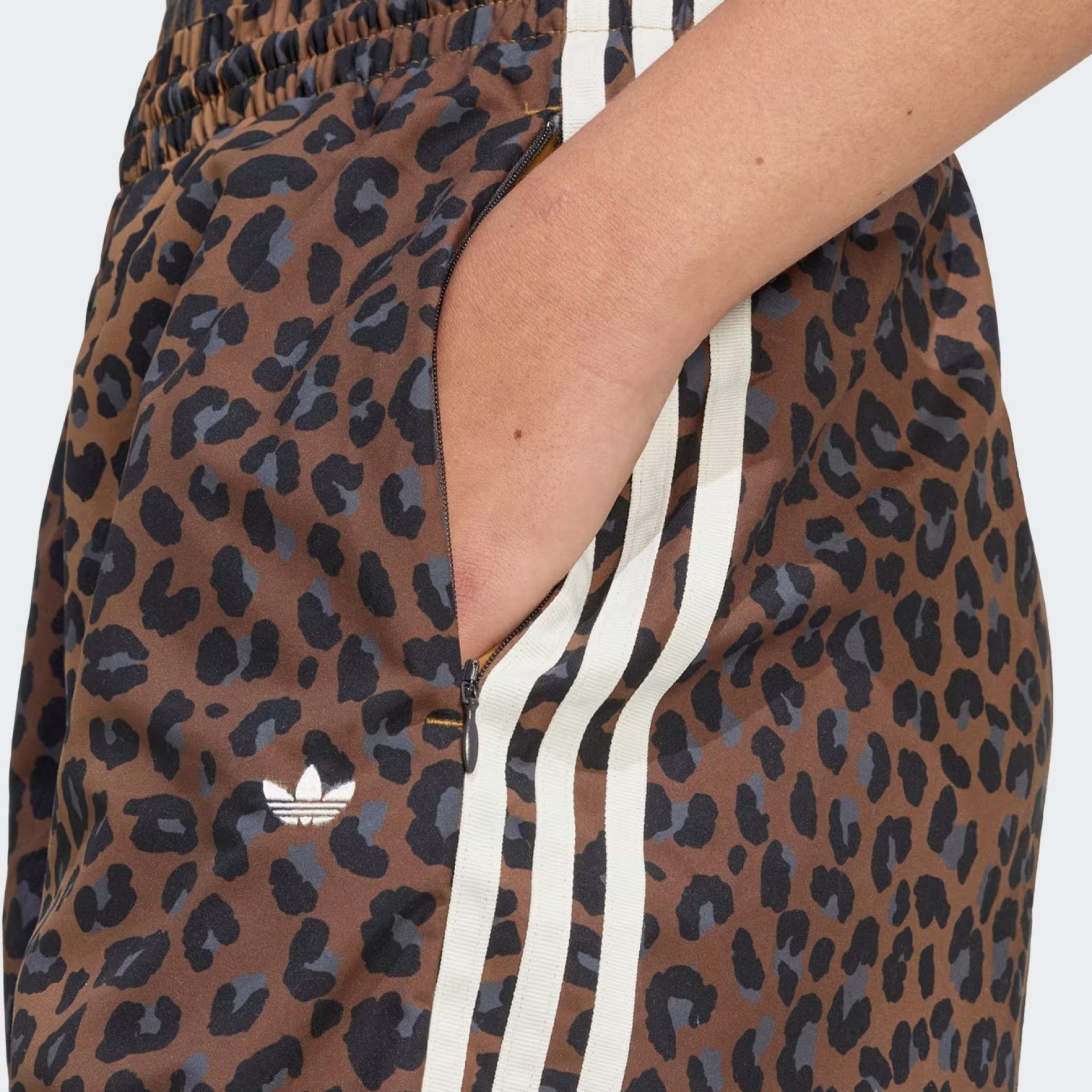 Pantalones Adidas Animal Print Oversize Firebird