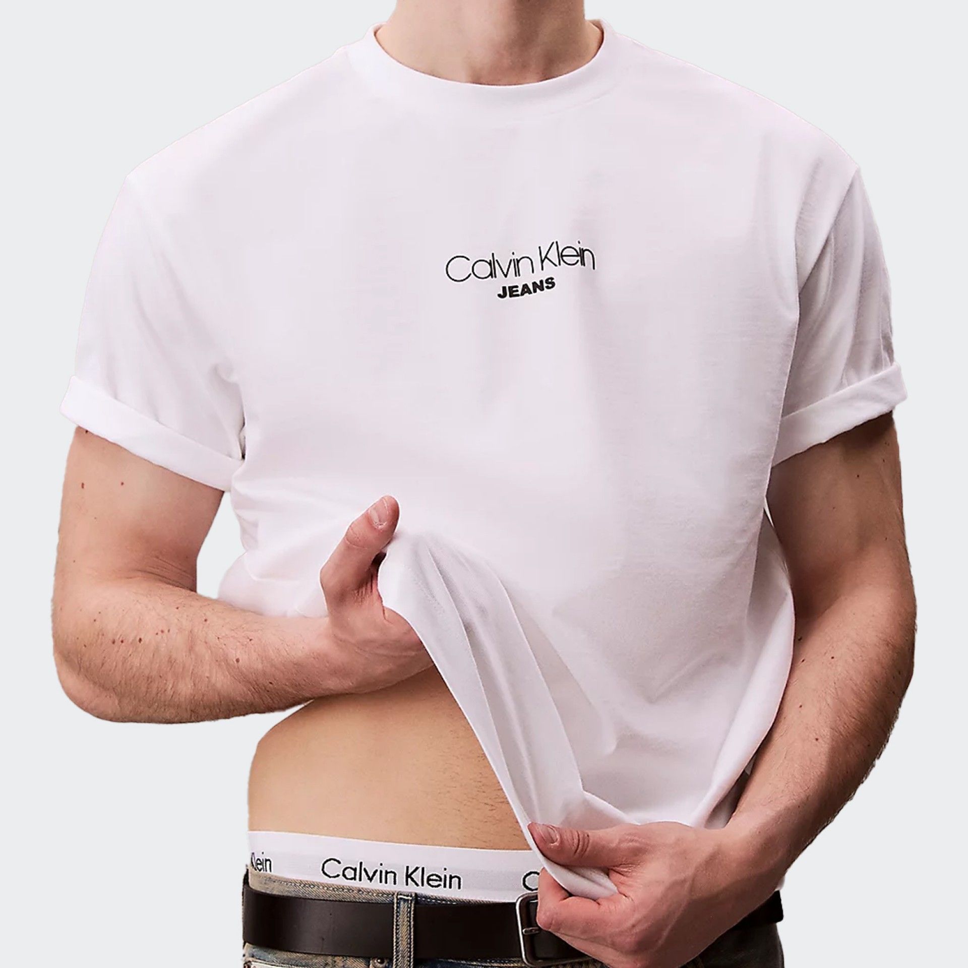 Camiseta con estampado gráfico relajado de Calvin Klein