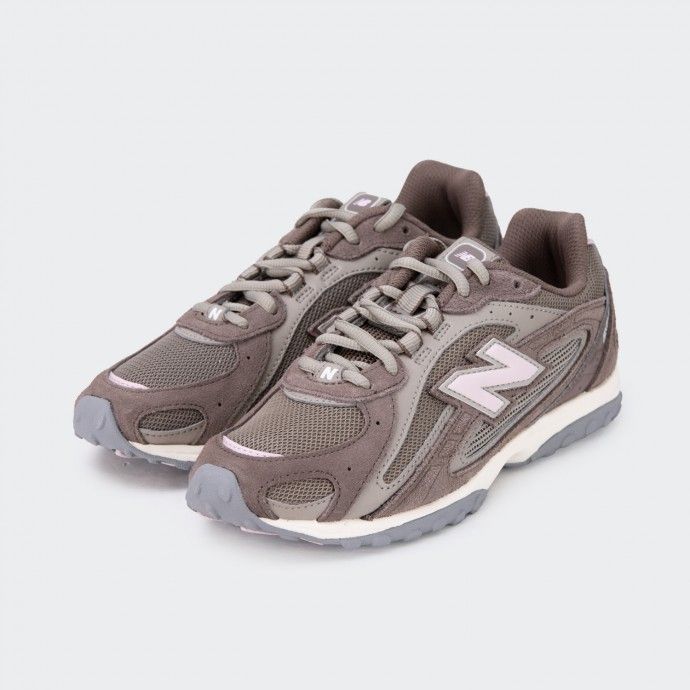 New Balance 204 Sneakers