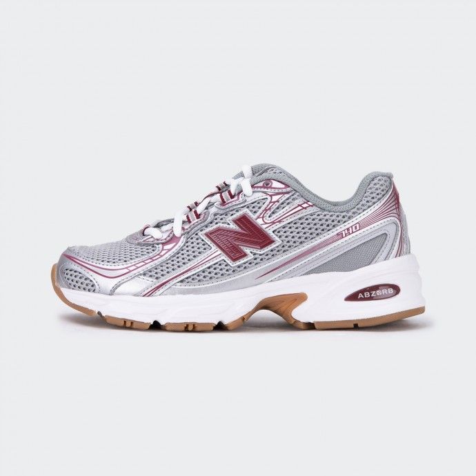 New Balance 740 Sneakers