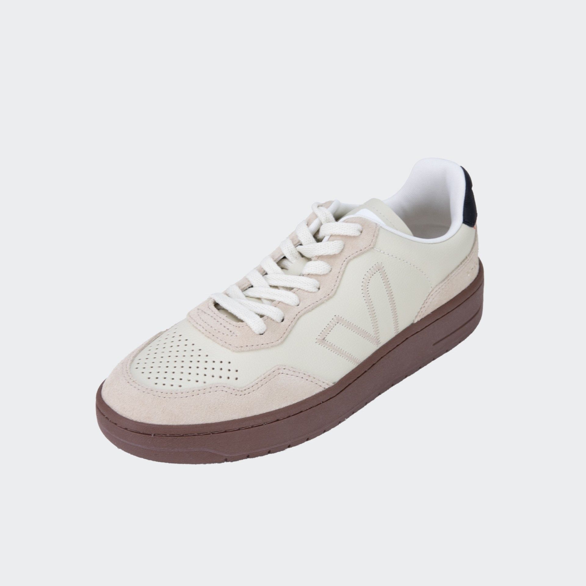 Zapatillas Veja V-90 Piel Beige Almendra Negro