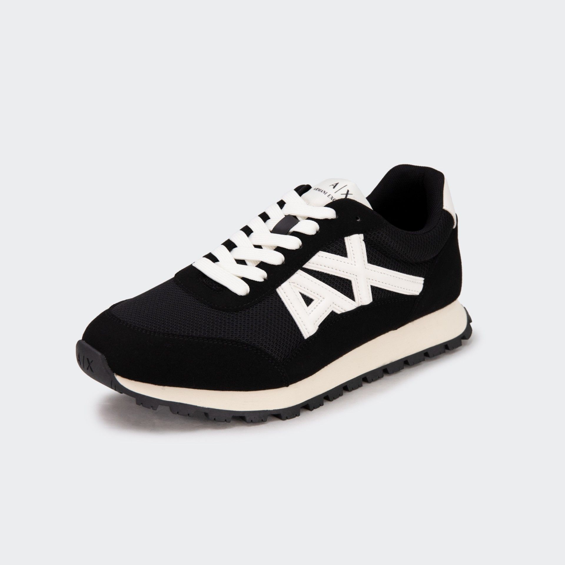 Zapatillas de ante ecológicas de Armani Exchange