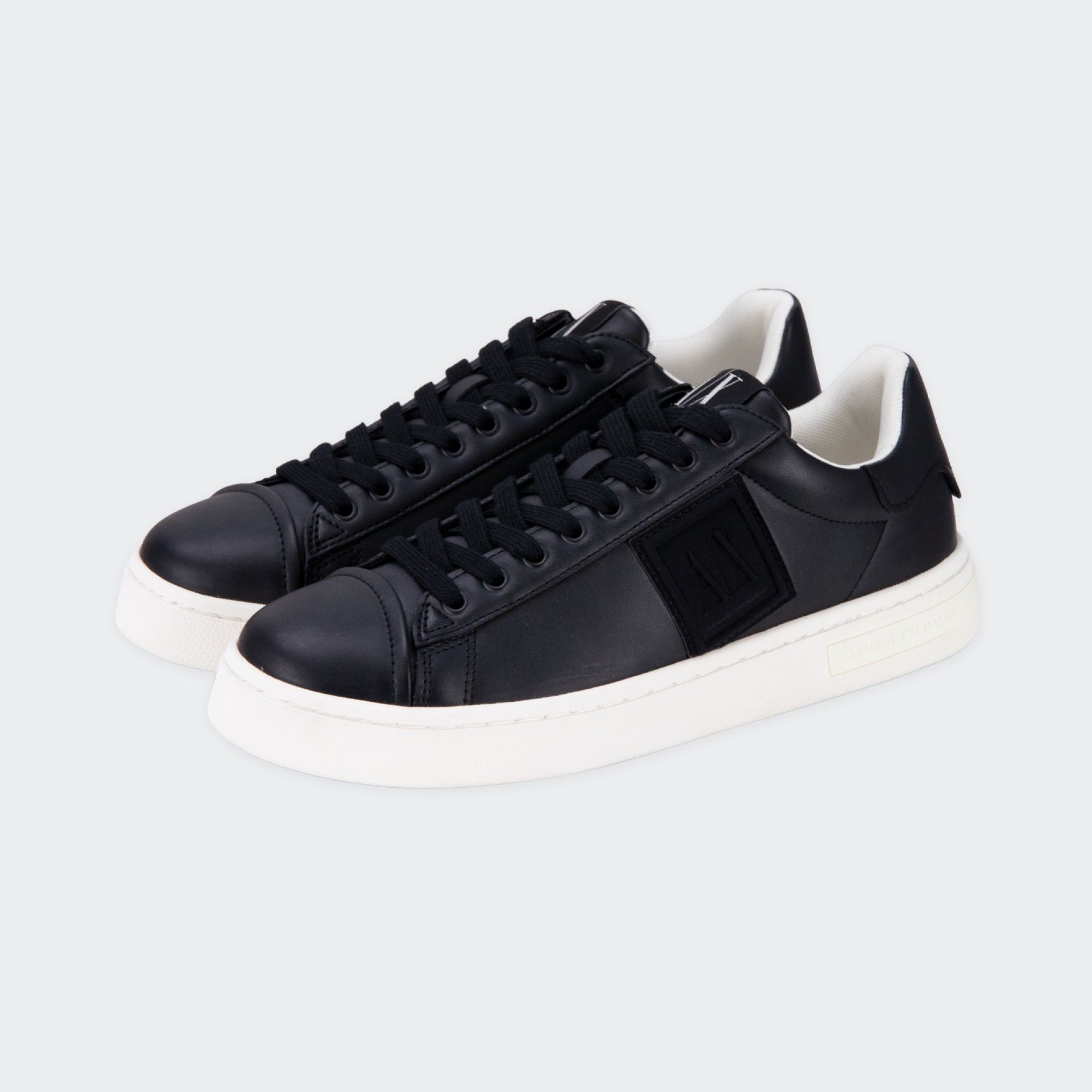 Ténis em pele Armani