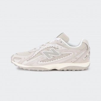 New Balance 204L Sneakers
