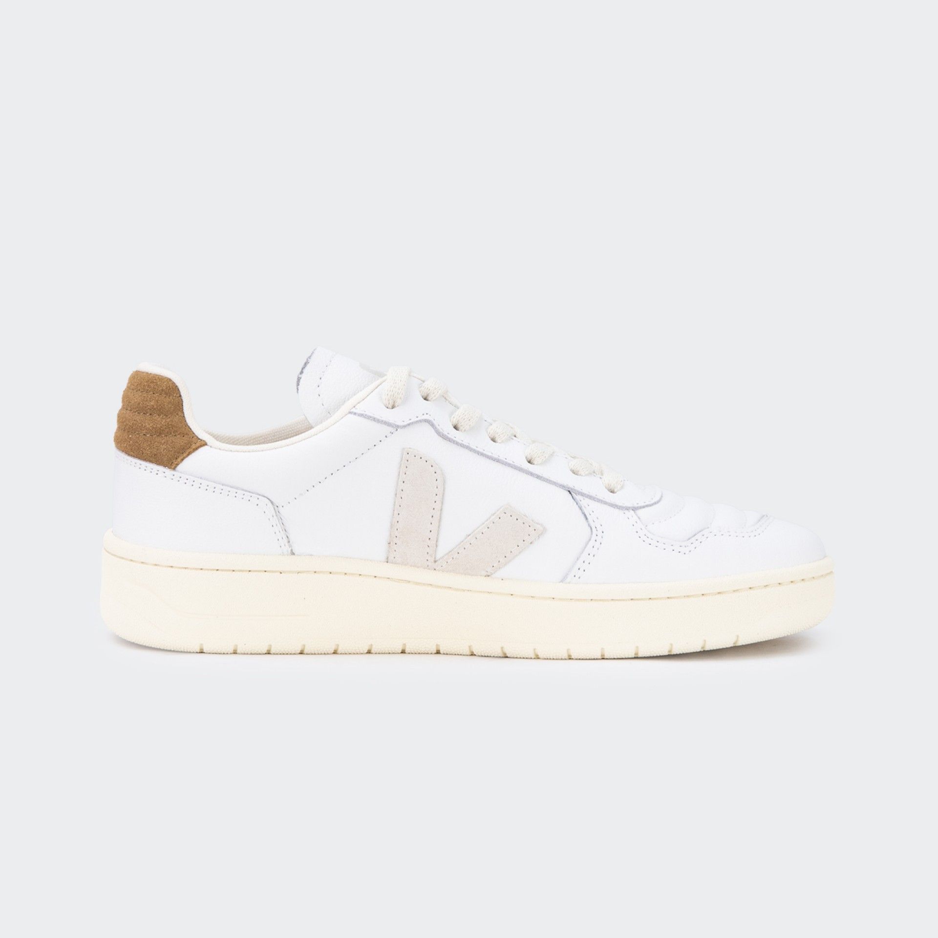 Veja V-82 Sneakers
