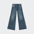 Pantalon en jean Diesel 1978 D-Akemi Pantalon en jean Diesel 1978 D-Akemi