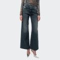 Pantalon en jean Diesel 1978 D-Akemi Pantalon en jean Diesel 1978 D-Akemi