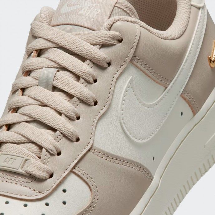 Nike W Air Force 1 ’07 Low Crsnt Sneakers