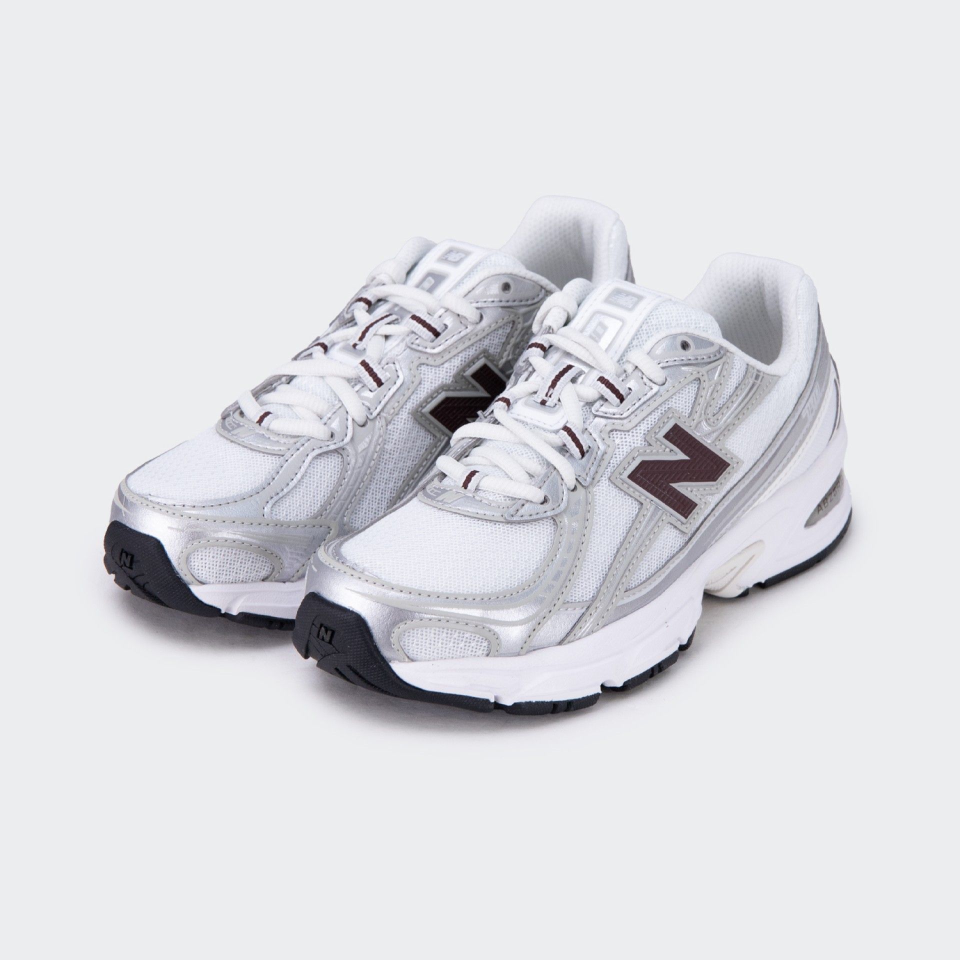 Sapatilhas New Balance 740
